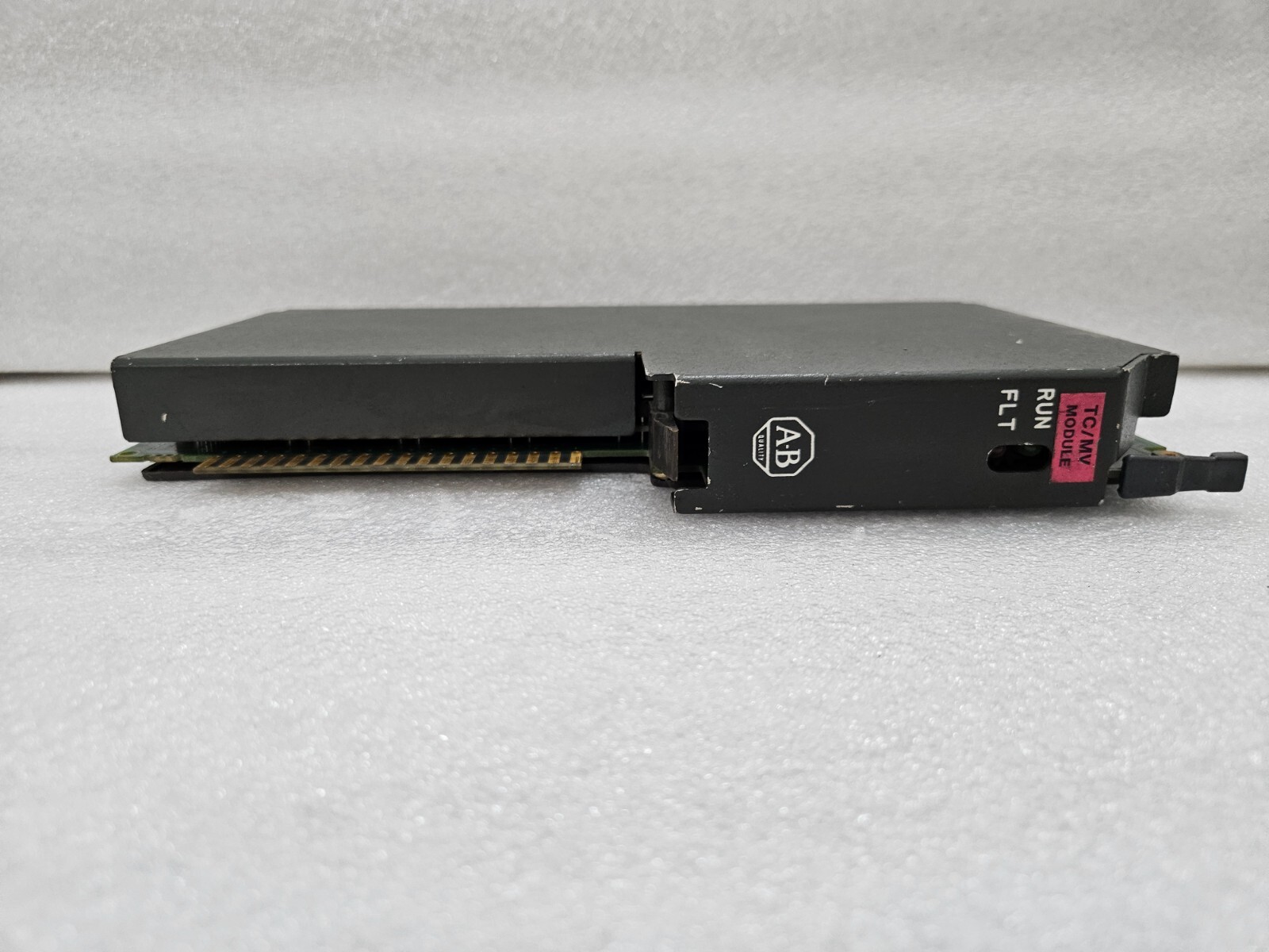 ALLEN BRADLEY 1771-IXE INPUT MODULE