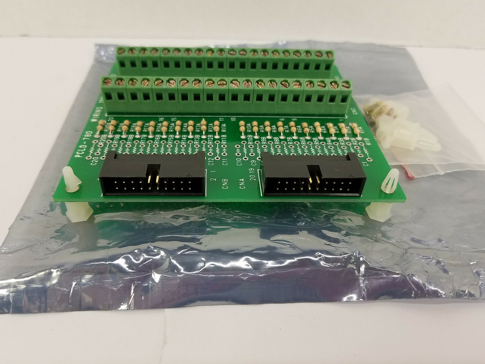 Advantech PCLD-780 Wiring Terminal Board 40 Terminal Points for two 20-pin IDE