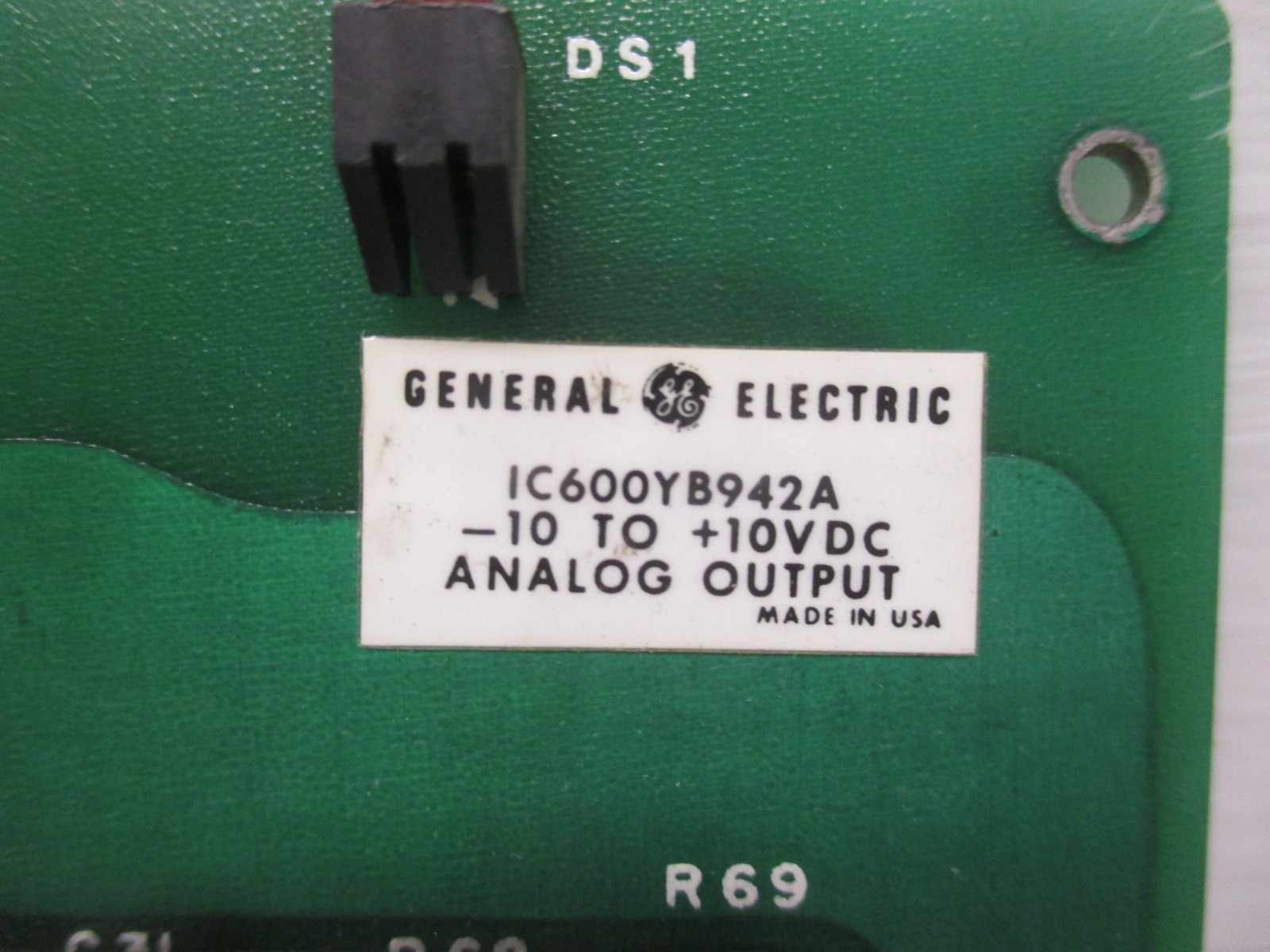 GE Fanuc IC600YB942A Analog Output Module Series Six PLC Board IC600YB942A
