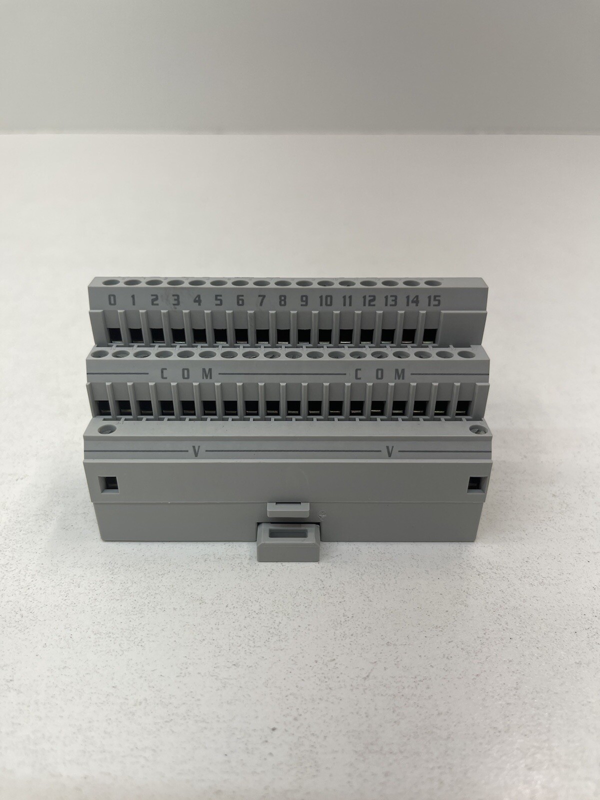 Allen Bradley 1749-TB2 Ser. A Terminal Base – New Open Box