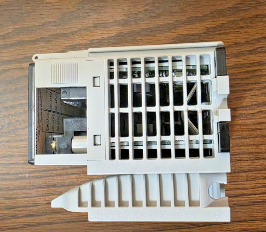 ALLEN BRADLEY COMPACT I/O UNIT 1769-OB32 SER A REV 1 F/W 3.1 W/ END CAP 1769-ECR