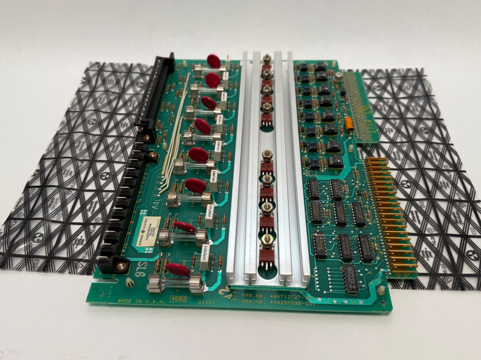 GE IC600YB904A Output Module Series Six IC600 YB 904 A
