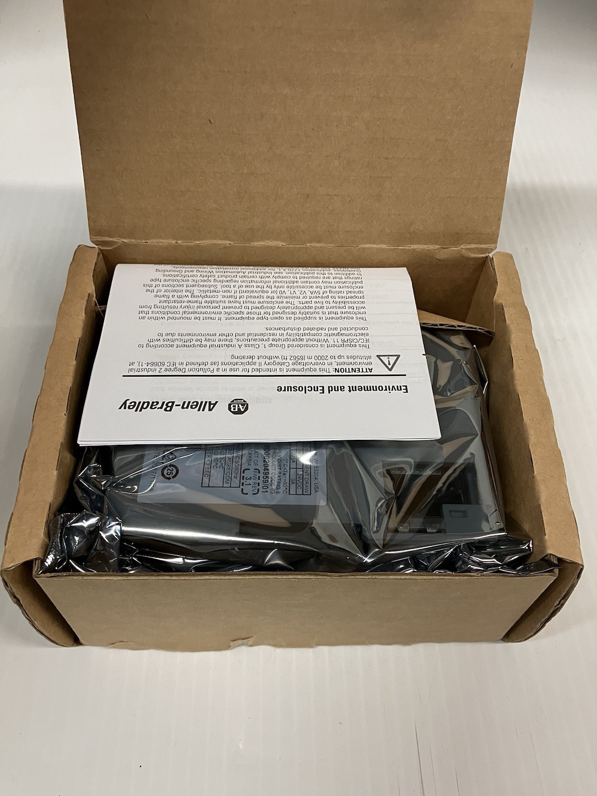 Allen Bradley 1769-OA16 Ser A CompactLogix 16-Point 120/240V AC Output Module