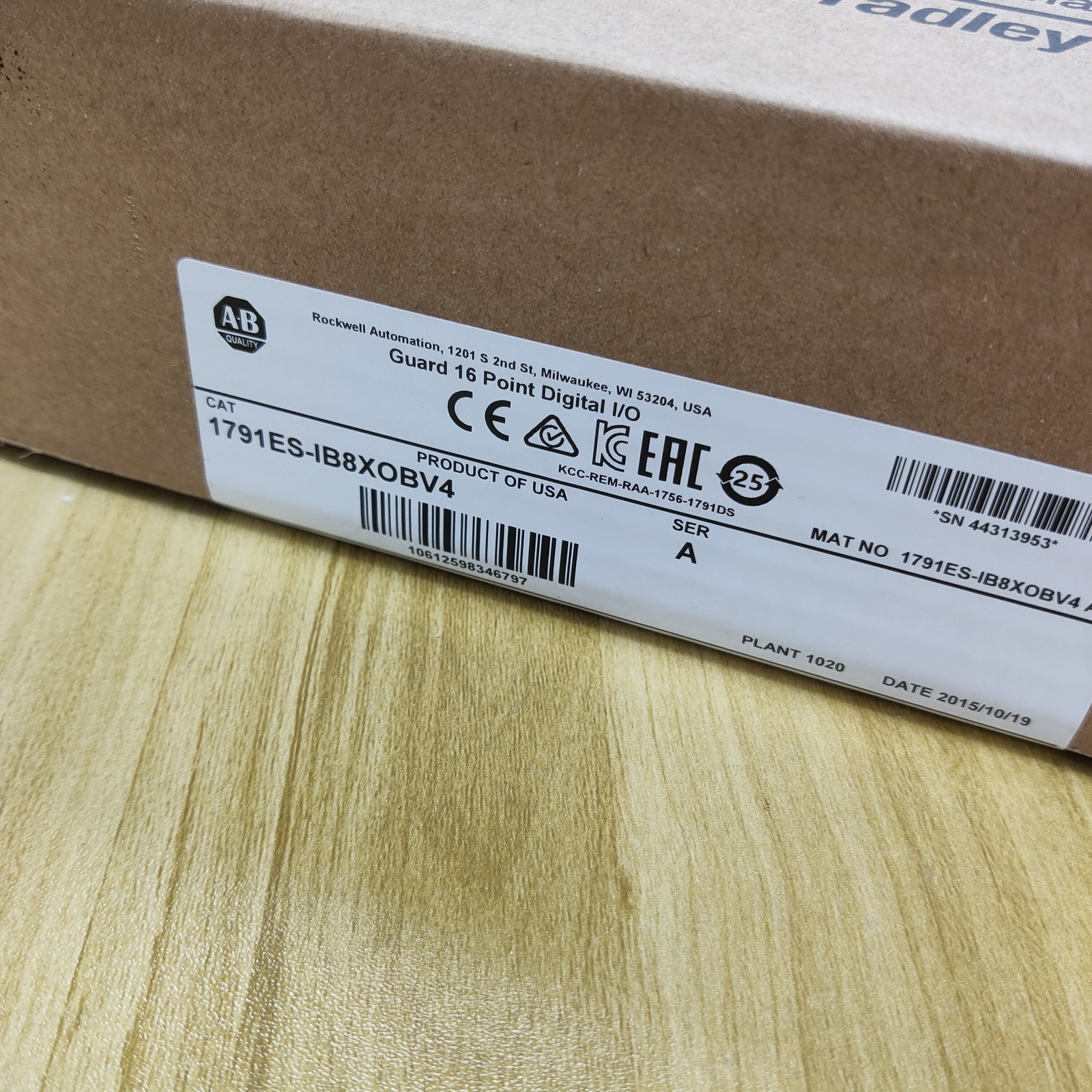 1791ES-IB8XOBV4 AB Guard I/O 16 Point Digital I/O New Sealed 1791ESIB8XOBV4 GQ