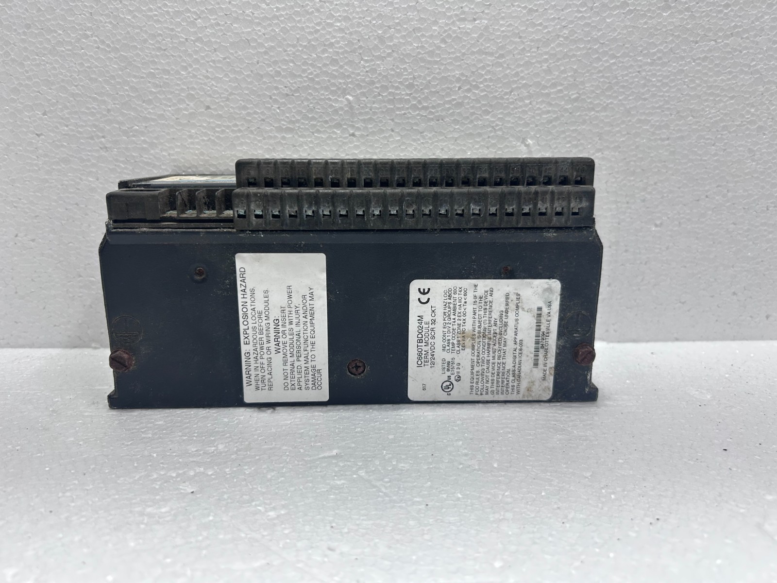 GE Fanuc IC660BBD024 Genius 12/24VDC Source Input / Output Module