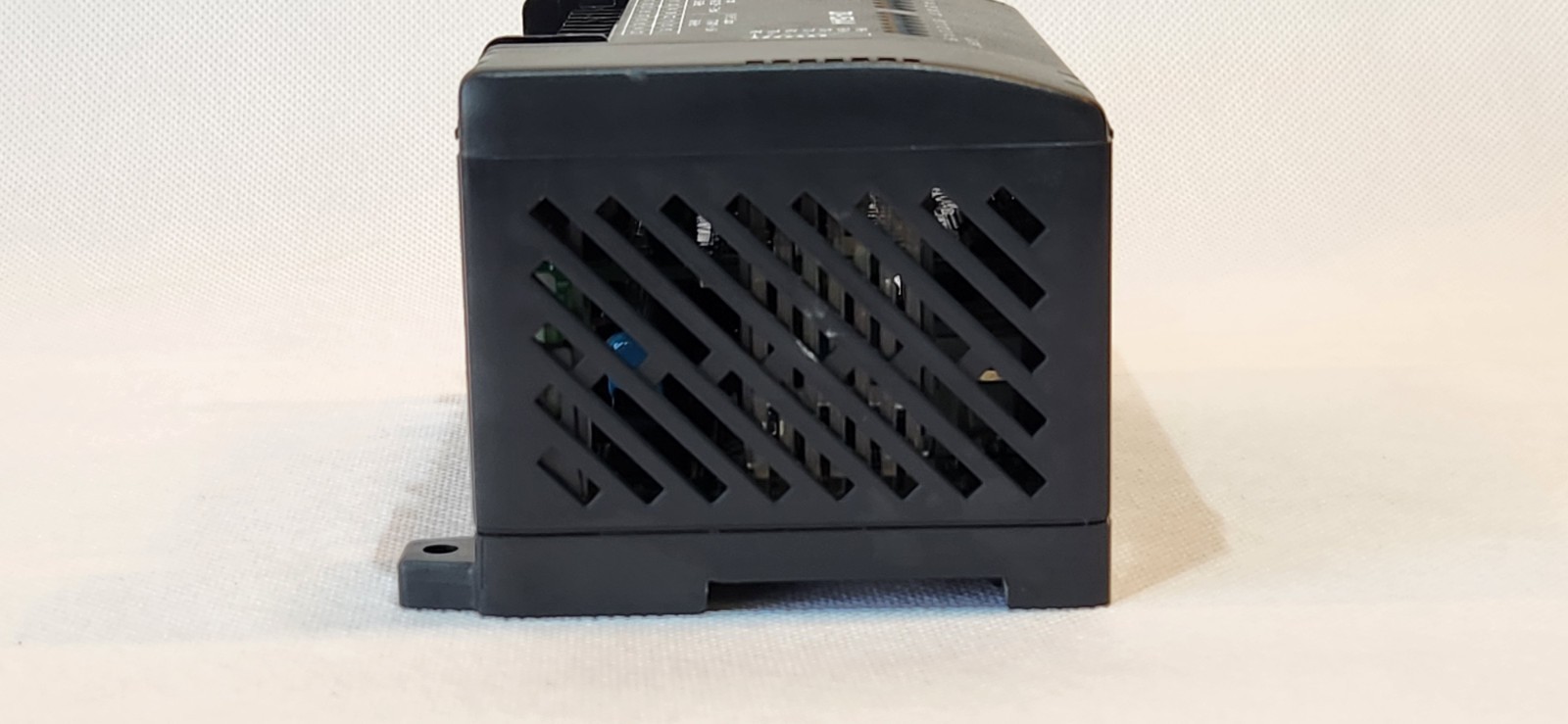 Automation Direct D0-05AA PLC, 120-240VAC Required, Serial Ports – USED