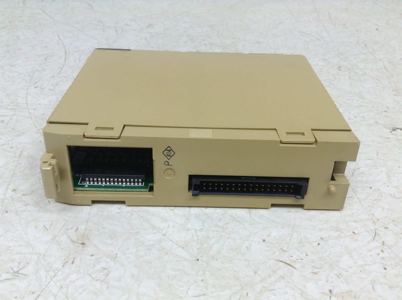 Omron C200H-ID212 Input Unit 24 VDC 16 Point C200HID212