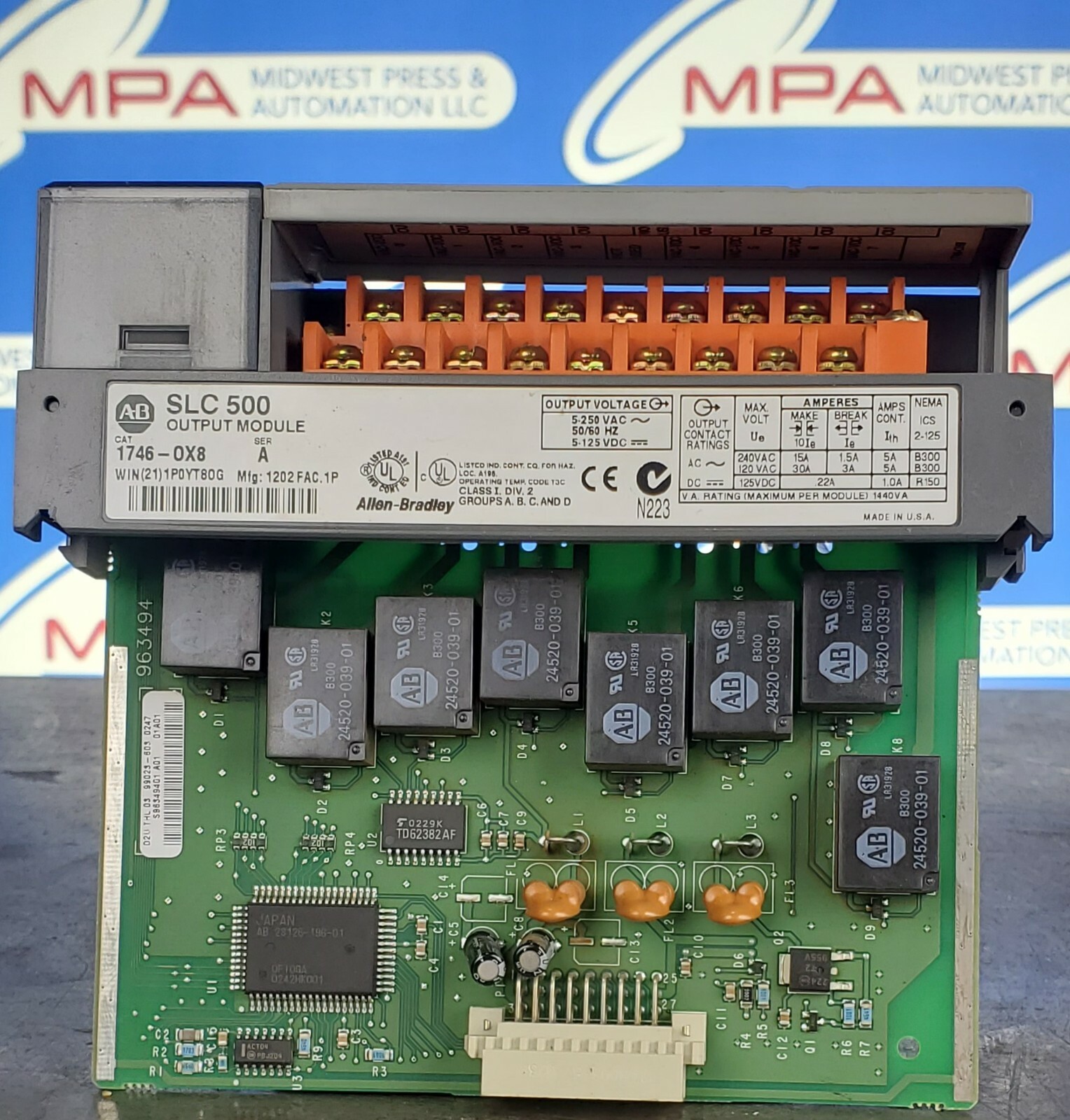 Allen-Bradley CAT 1746-OX8 Ser A SLC 500 Output Module/ 1746-0X8 SLC500
