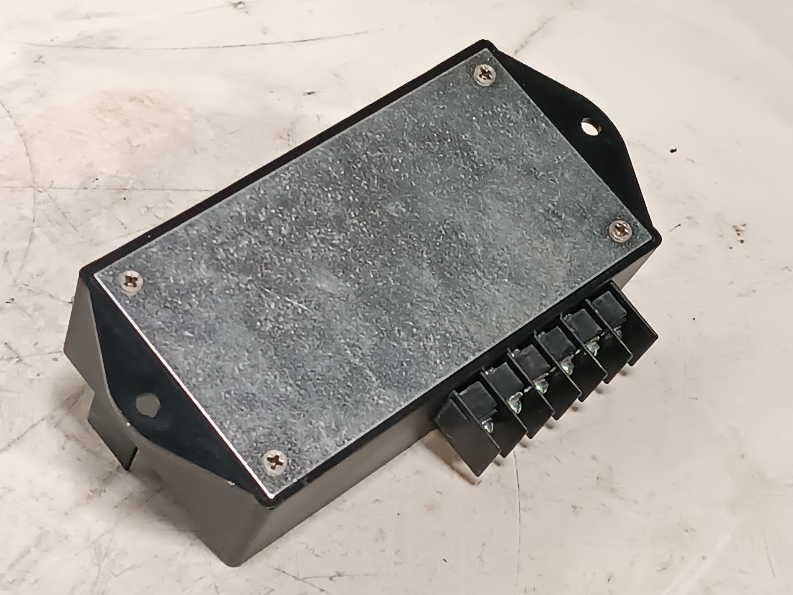 Unbranded 10-Channel I/O Controller Module, Safe/Pwr LEDs, Screw Terminals