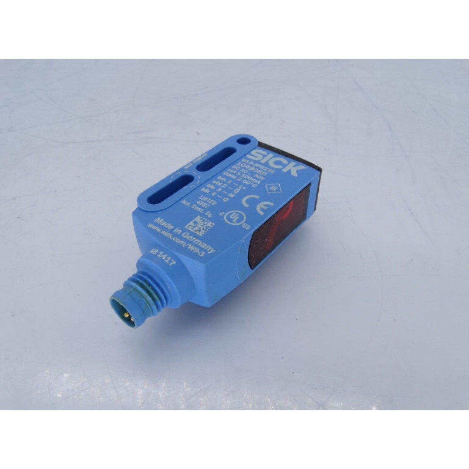 New SICK WL9-3P2232 1049060 WL93P2232 SENSOR Photoelectric Switch Sensor