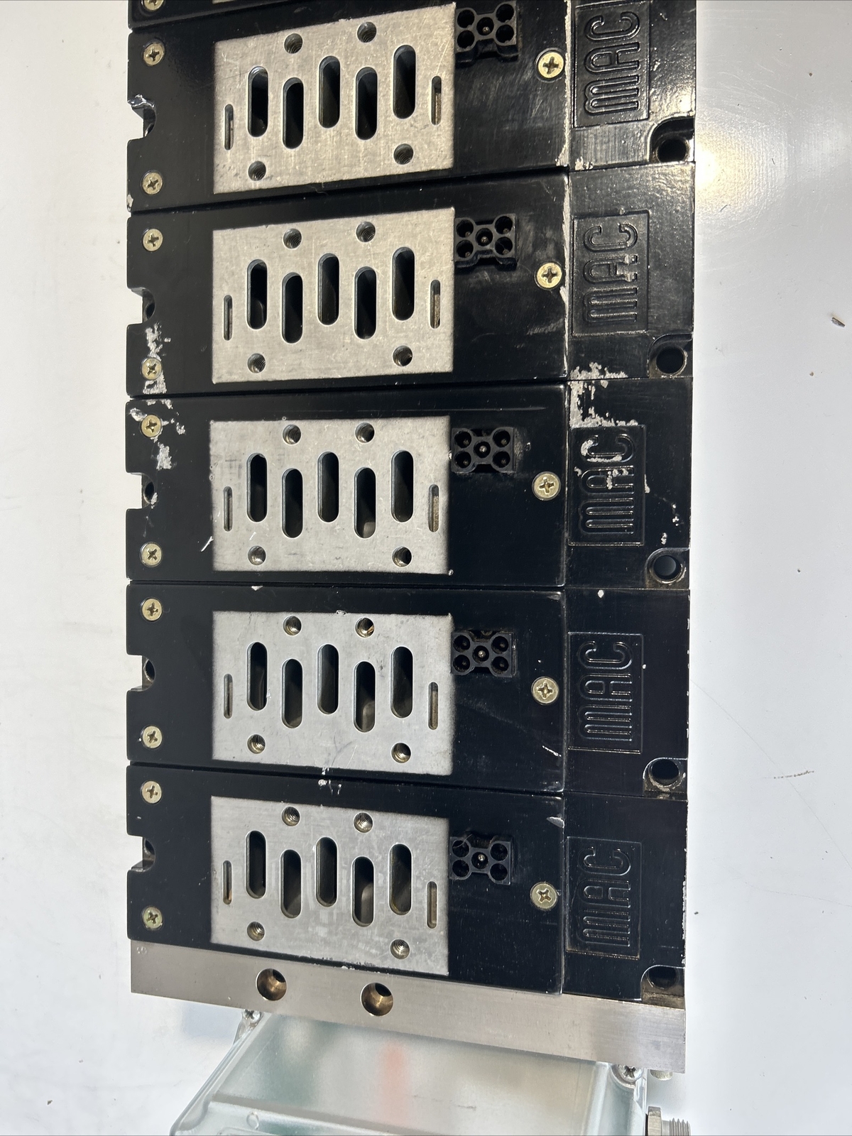1799-MAC01 Allen Bradley with Qty 8 MAC MM-P2A-263-M00-B