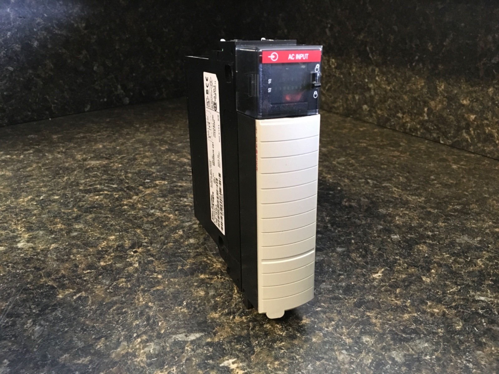 Allen-Bradley 1756-IA16/A, ControlLogix 16PT Input PN: 96259075 C01, F/W: 2.5
