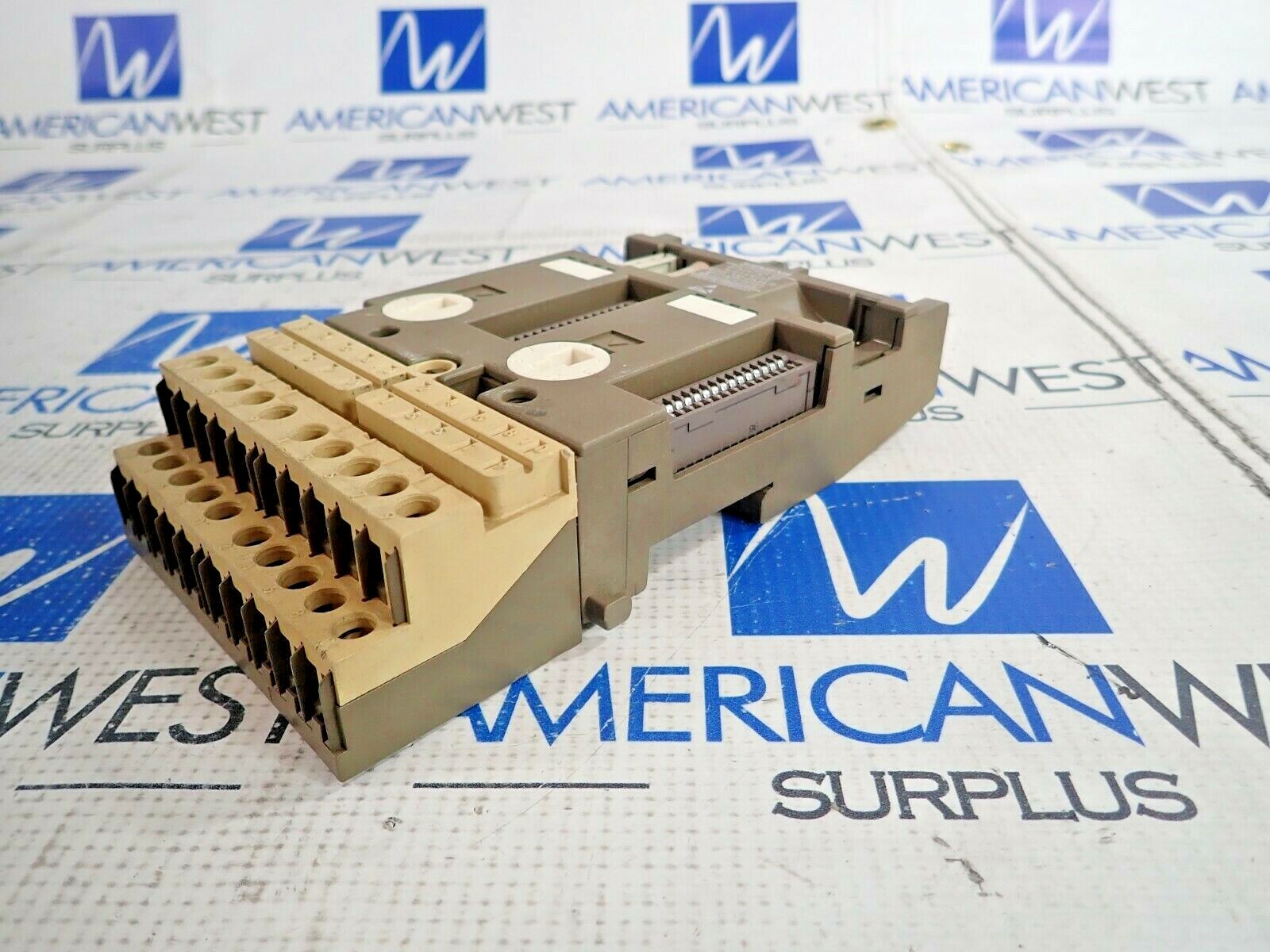 SIEMENS SIMATIC 6ES5700-8MA11BUS MODULE WITH TERMINAL BLOCK