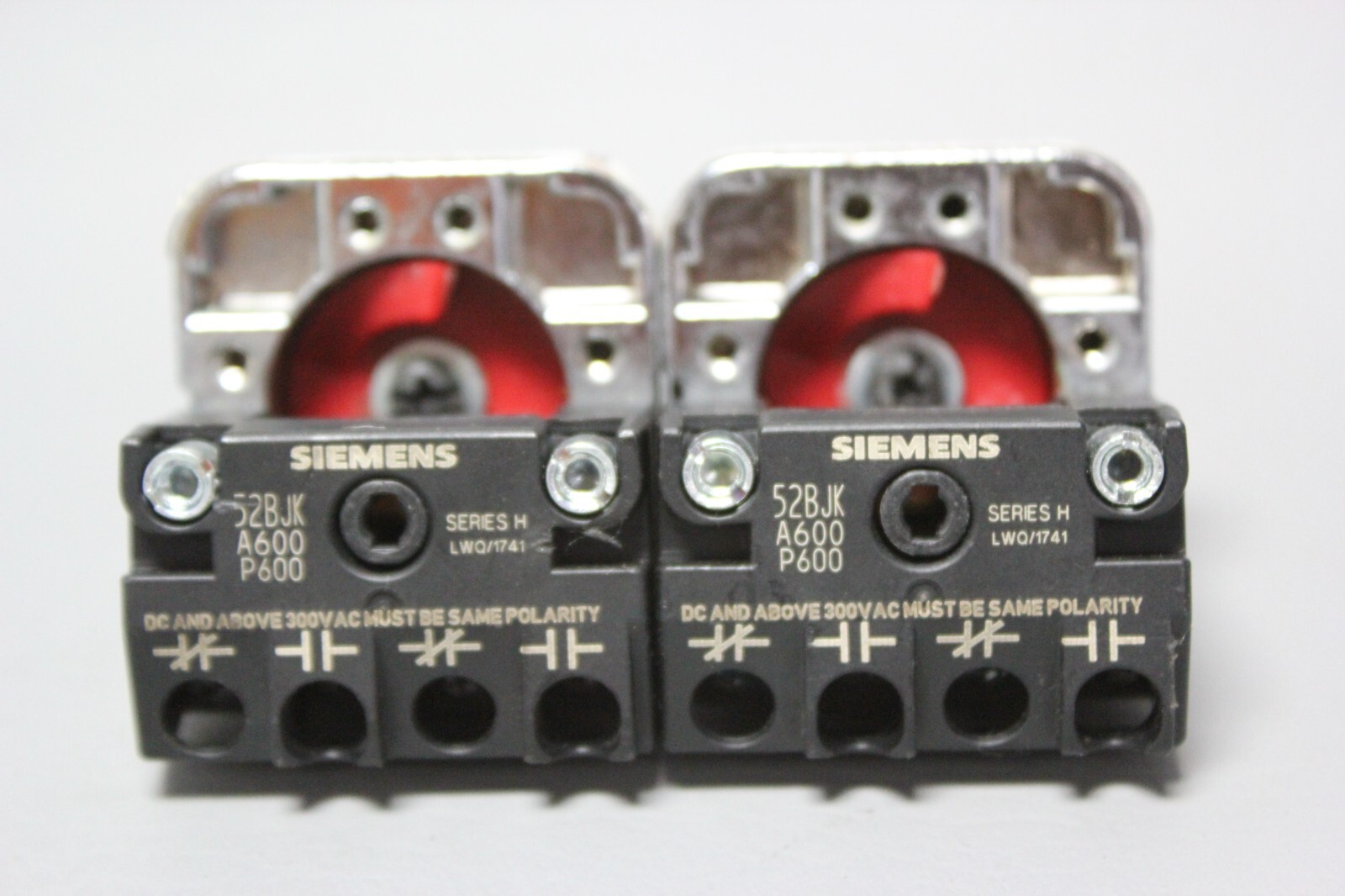 LOT OF 2 SIEMENS SELECTOR SWITCH 2 POSITION W/CONTACT BLOCK 52SA2AAB W/52BJK