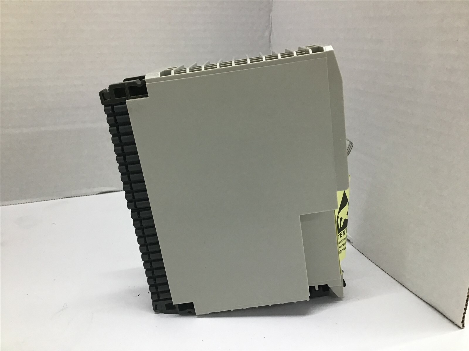 Schneider Automation Inc DAP 216N/AS-BDAP-216N TSX Compact Output Module