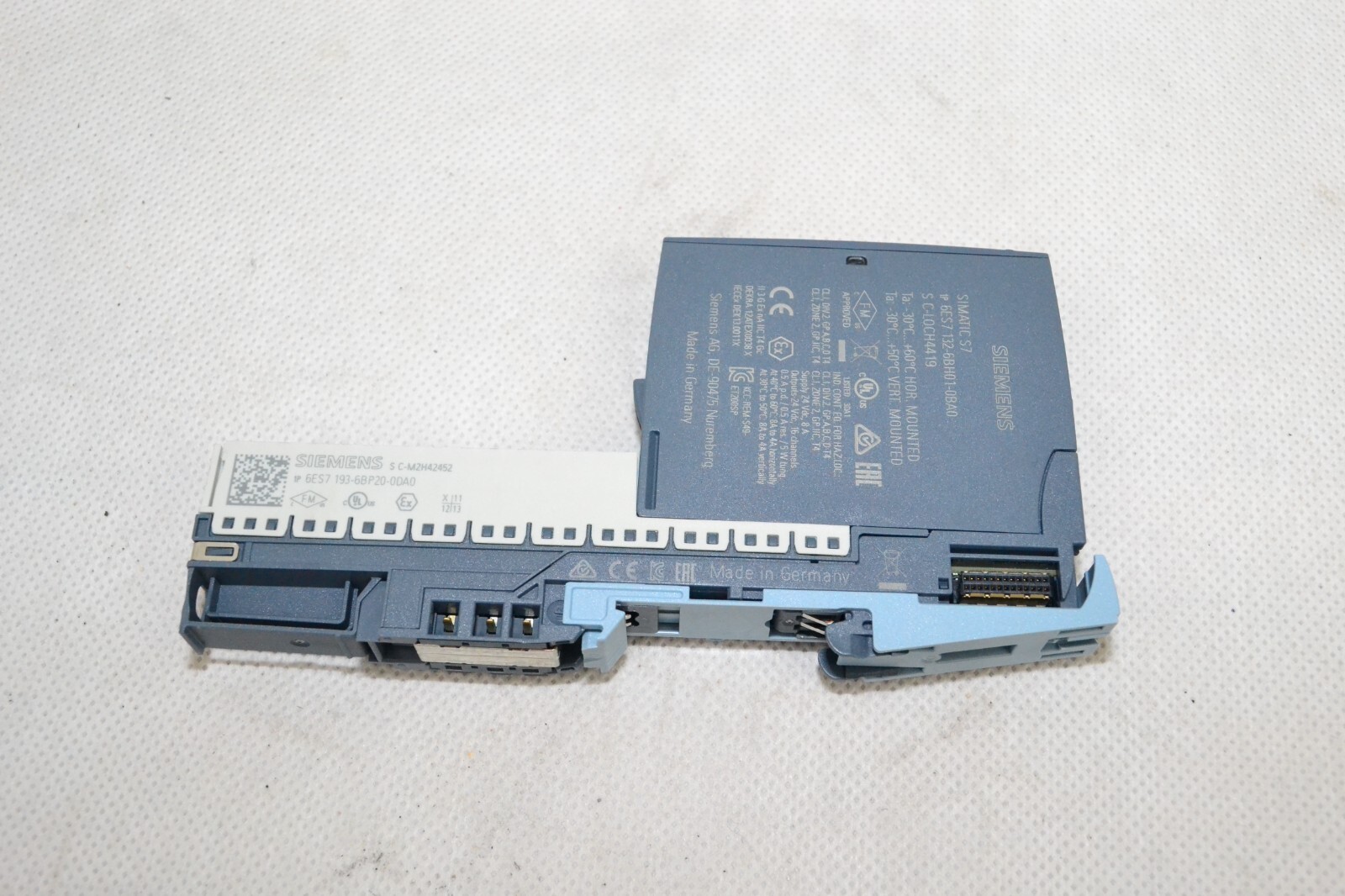 Siemens 6ES7 132-6BH01-0BA0 Simatic D016x24VDC/0.5A ET200SP ST Socket 193-6BP20