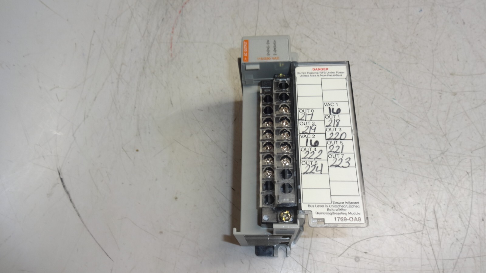 Allen-Bradley Compact I/O 1769-OA8 Output Module