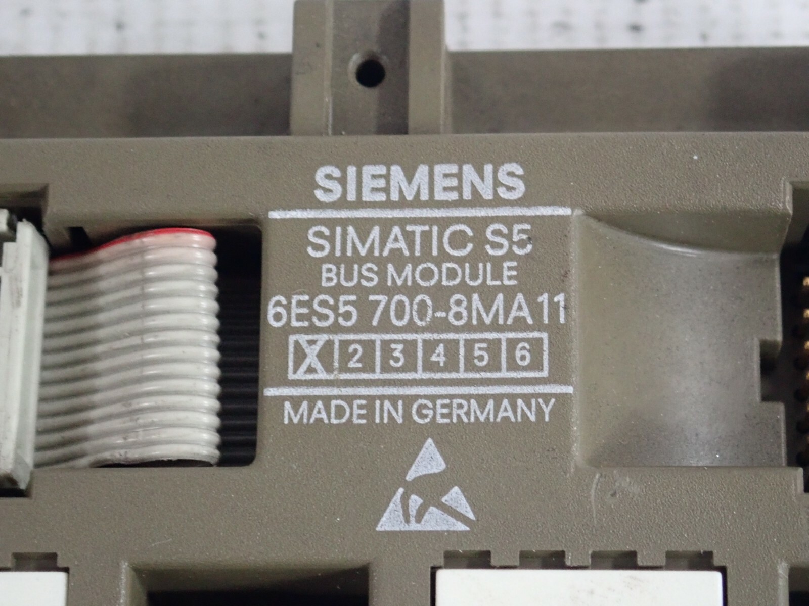 SIEMENS SIMATIC 6ES5700-8MA11BUS MODULE WITH TERMINAL BLOCK