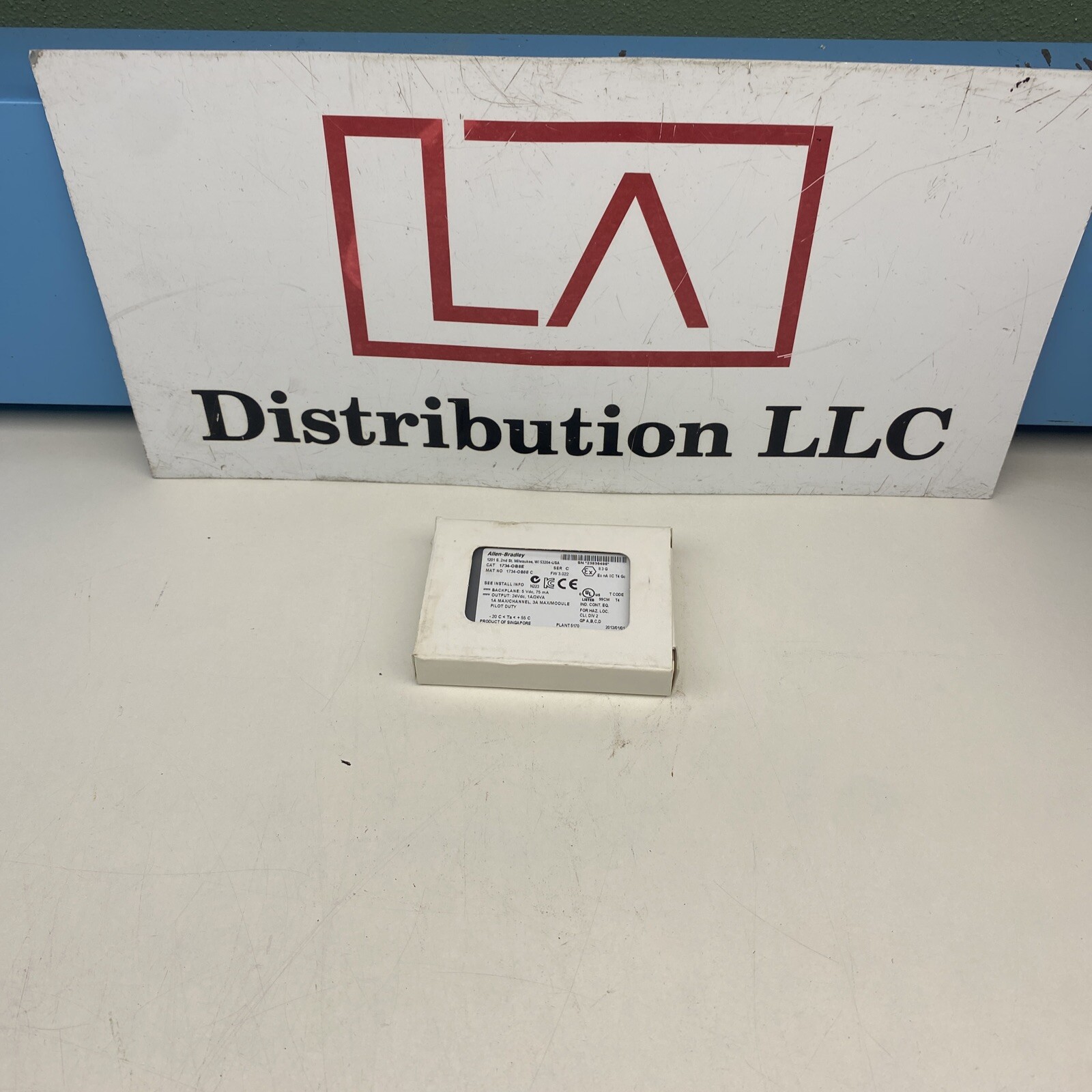 Allen-Bradley 1734-OB8E AB Ser C Point I/O 8-Point Output Module PLC. new