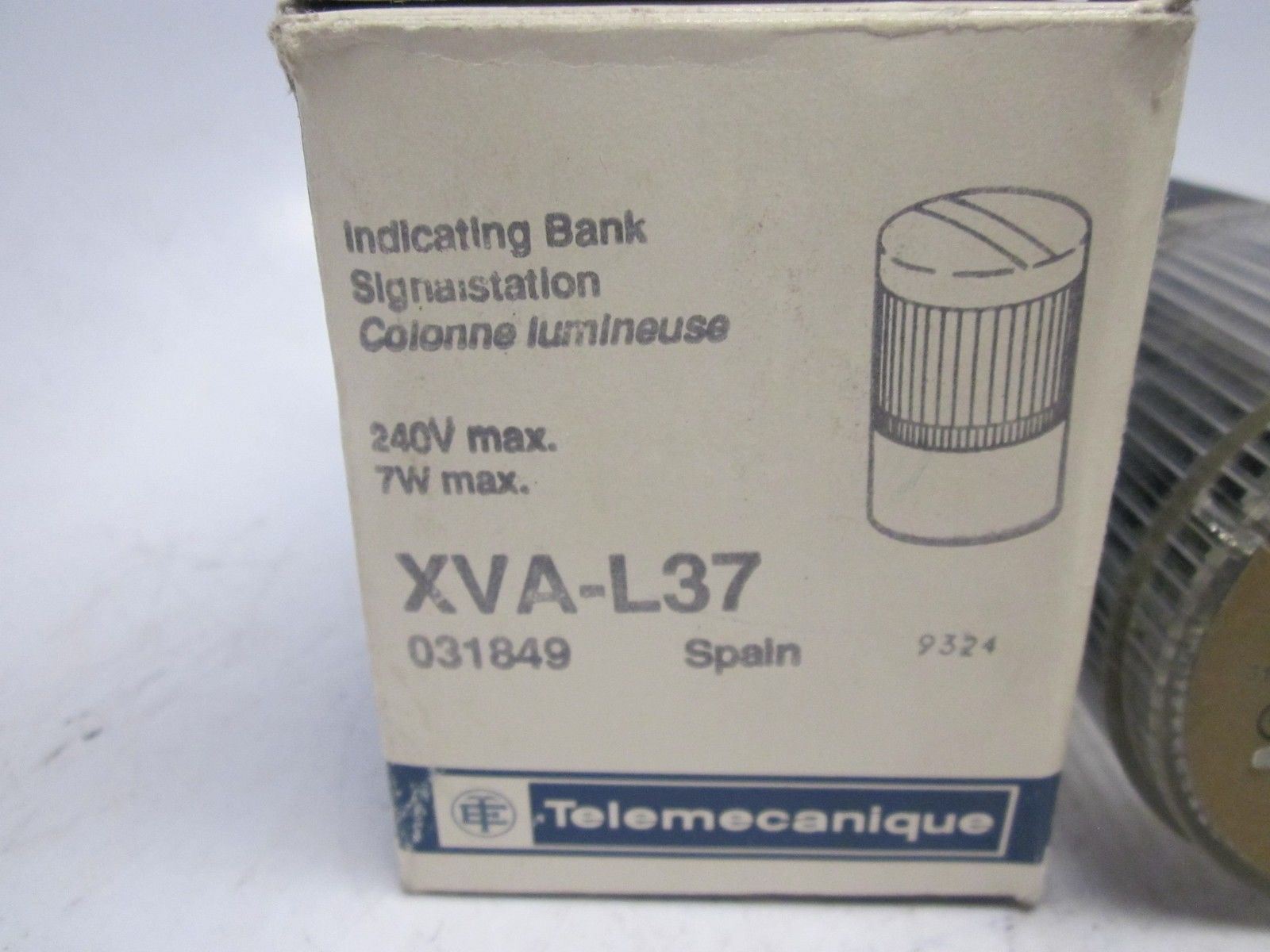 XVA-L37 Telemecanique XVAL37 031849 Indicating Bank 240V max 7W max New