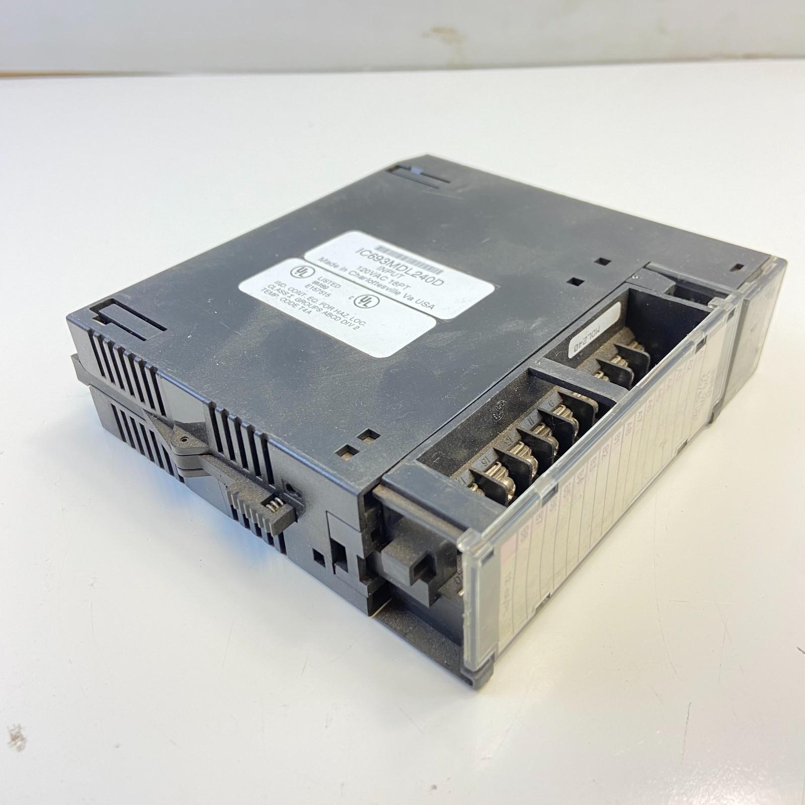 GE FANUC IC693MDL240D Input Module 120V 50/60Hz