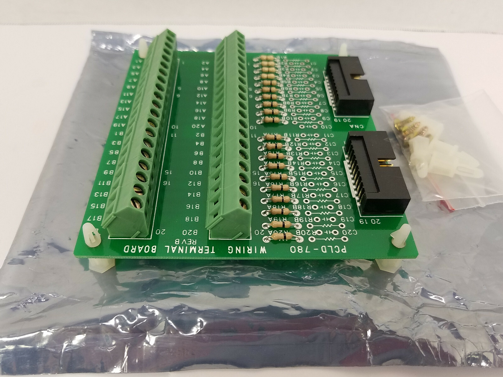 Advantech PCLD-780 Wiring Terminal Board 40 Terminal Points for two 20-pin IDE