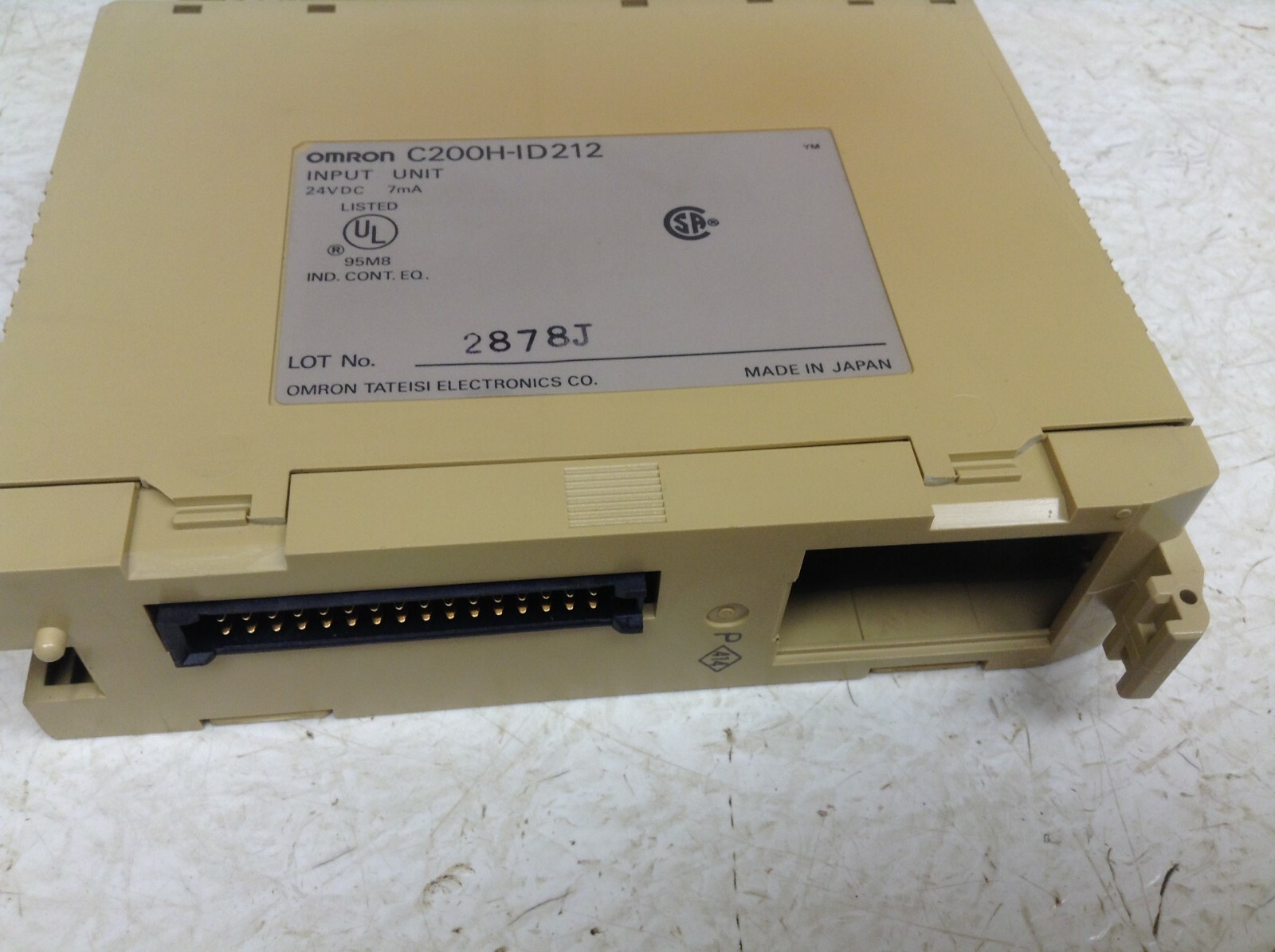 Omron C200H-ID212 Input Unit 24 VDC 16 Point C200HID212