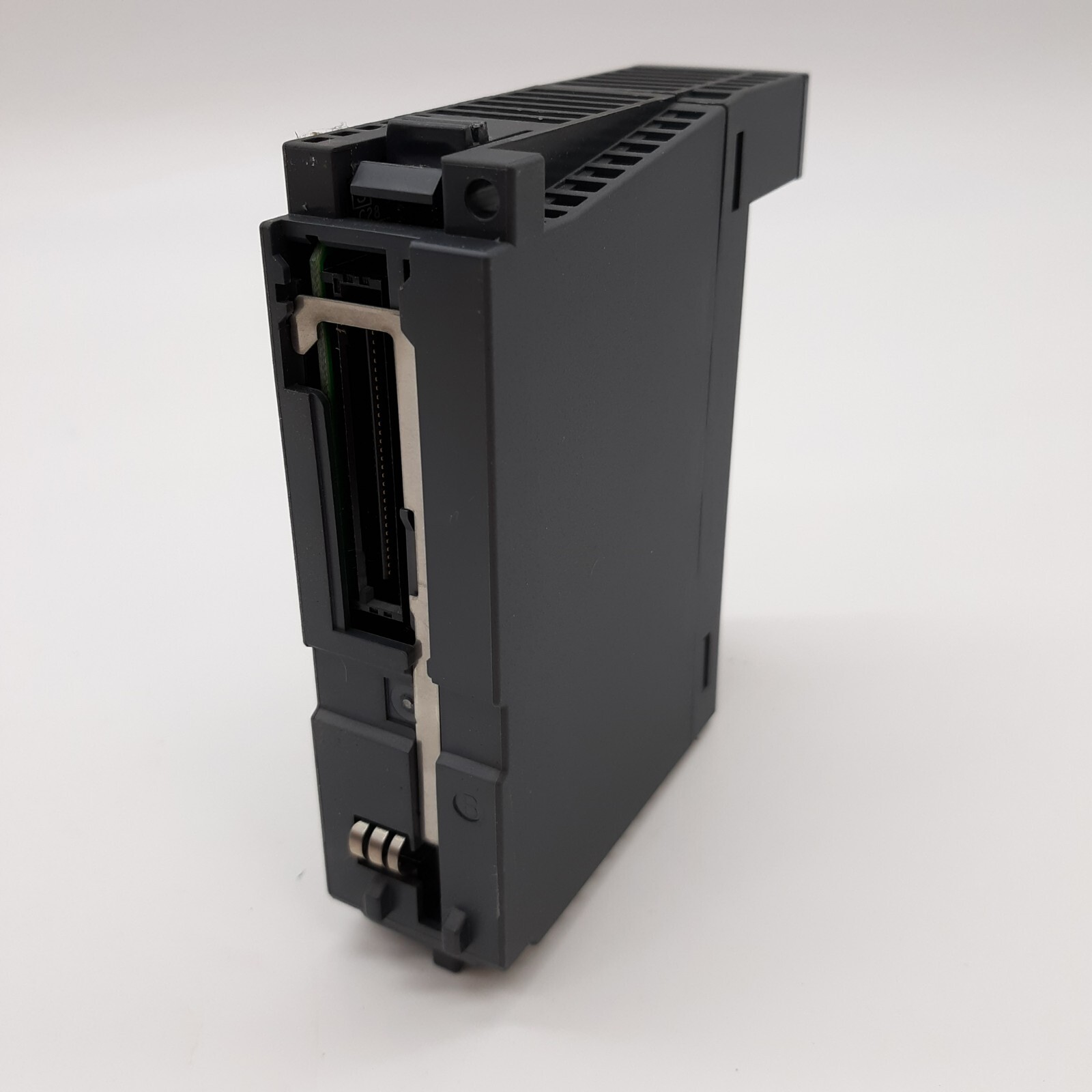 Mitsubishi QY80 Output Module