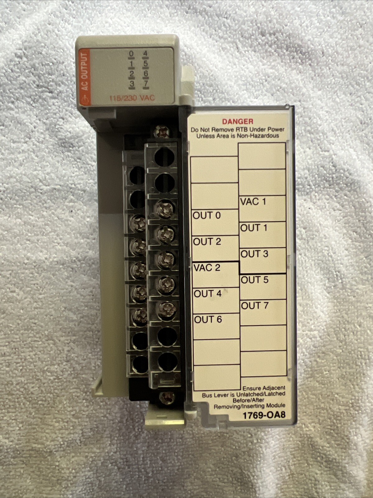 Allen Bradley 1769-OA8 /A Output Module 1769-0A8