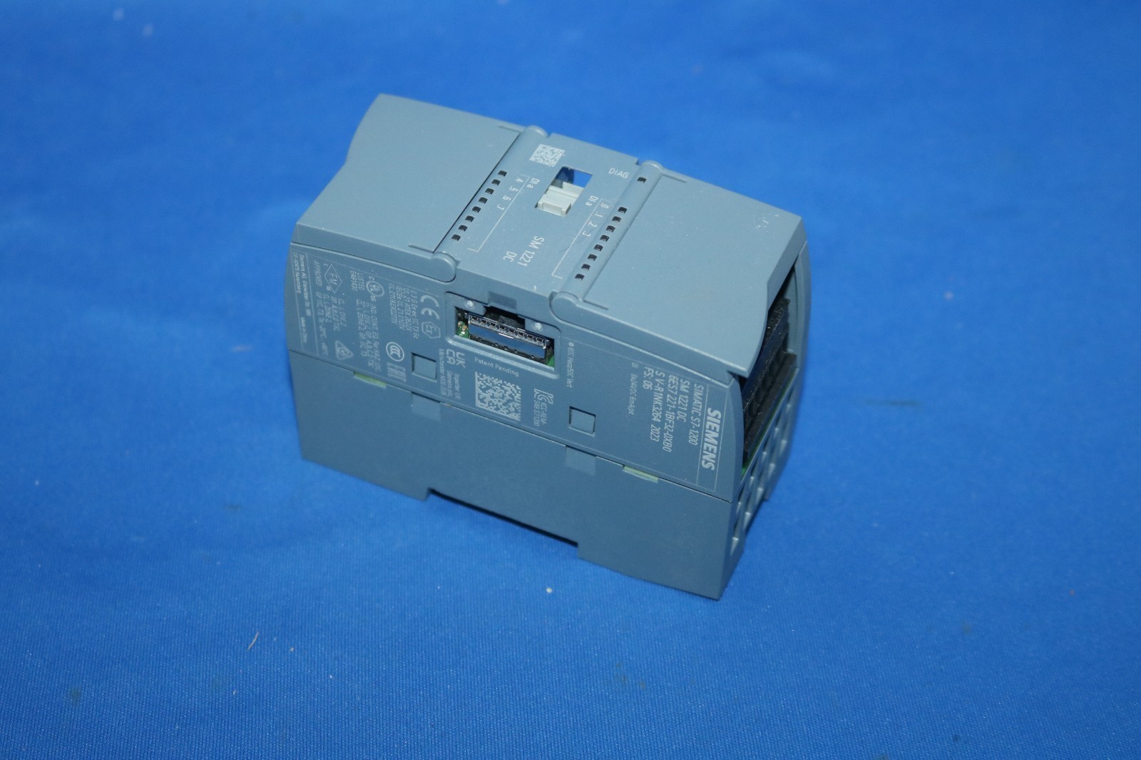 Siemens Simatic SM1221 6ES7 221-1BF32-0XB0 8x digital output 6ES7221-1BF32-0XB0