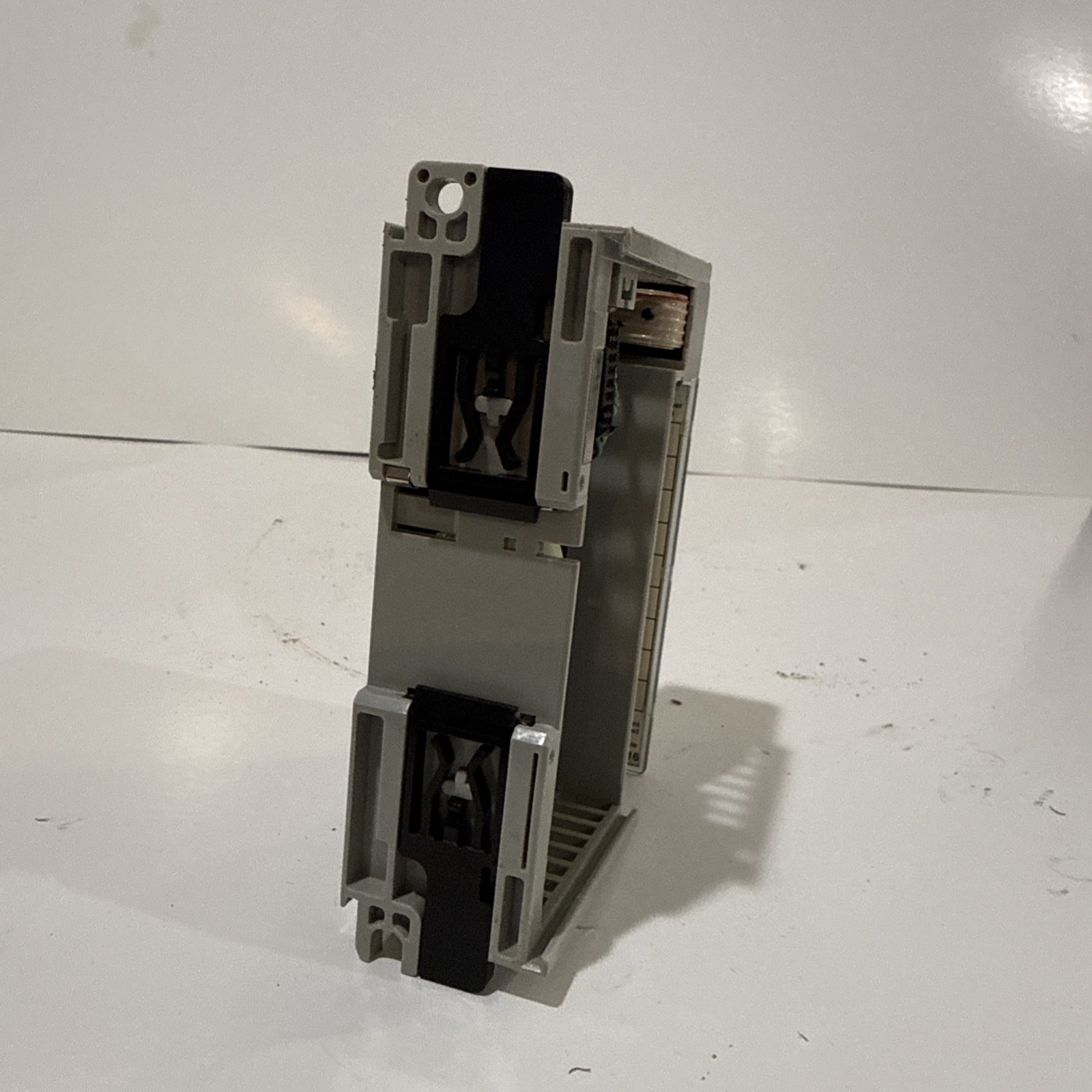 Allen-Bradley 1769-OB16 Compact I/O module Series B NOS