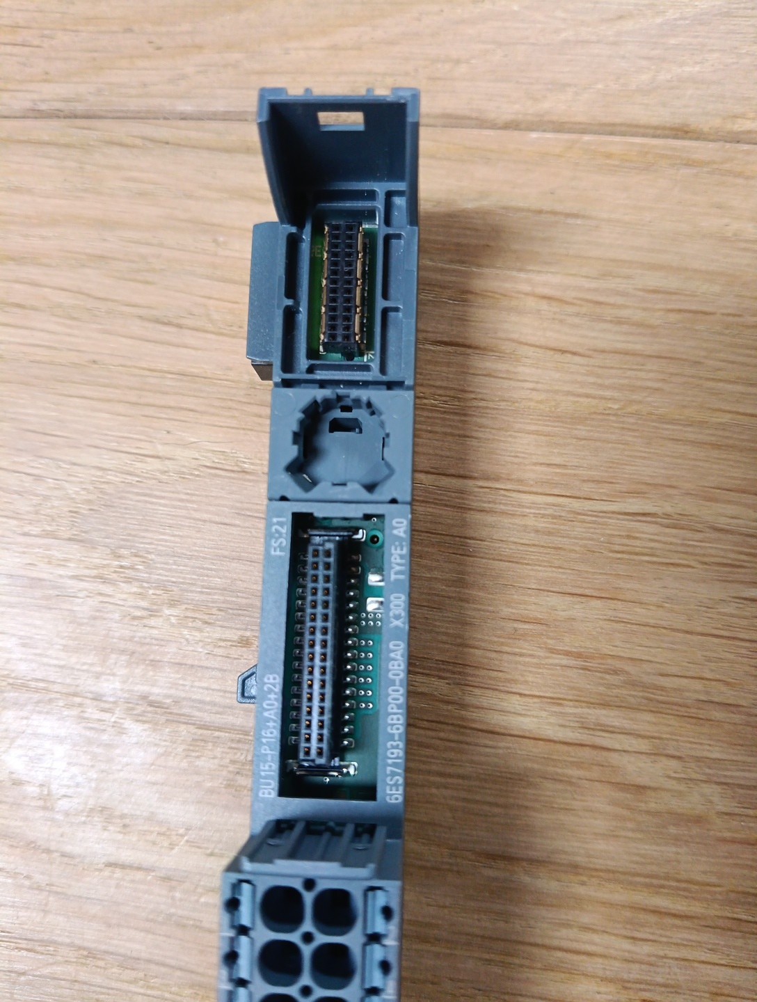 Siemens Base Unit – Base Unit, SIMATIC ET200SP CODE: 6ES7193-6BP00-0BA0