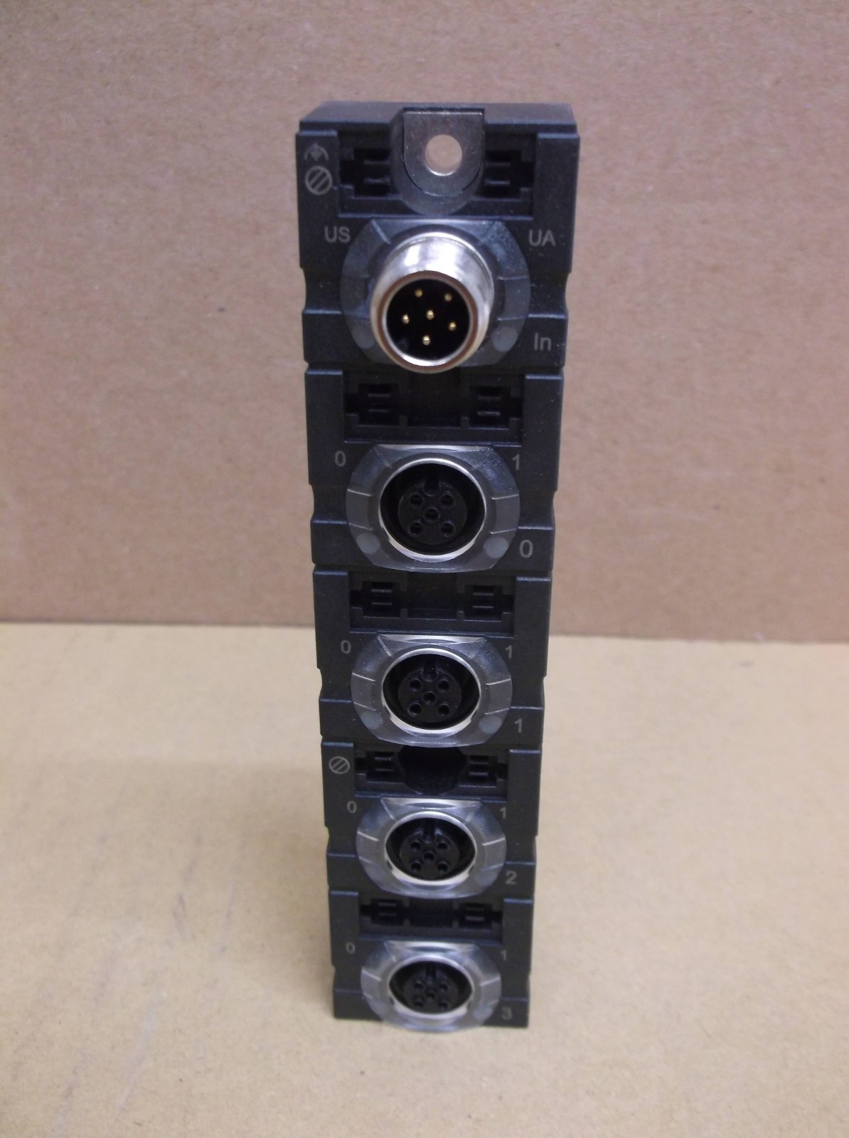56610 Murr NEW In Box PLC I/O Terminal Block Cube67 DIO8 C 4xM12