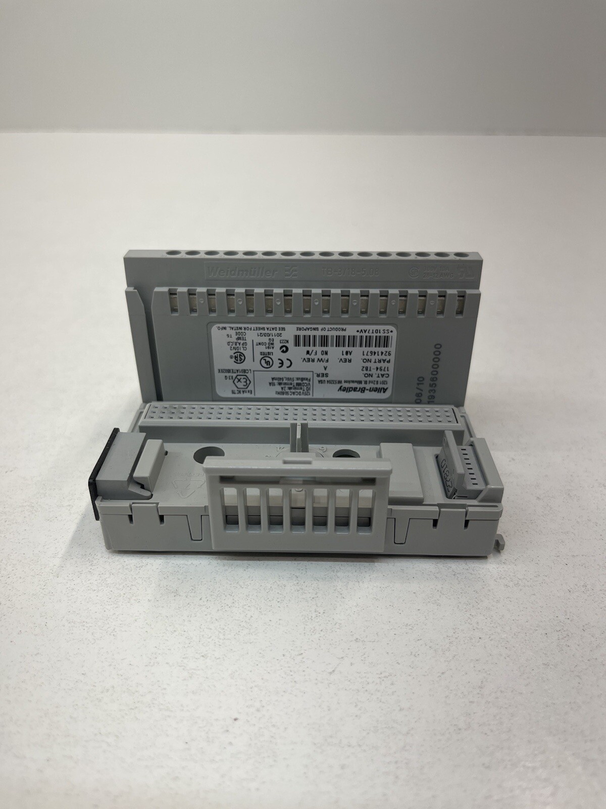 Allen Bradley 1749-TB2 Ser. A Terminal Base – New Open Box
