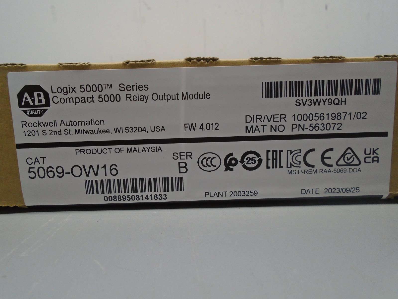 New old Stock sealed 5069-OW16 Allen Bradley Logix 5000 Relay Output N240
