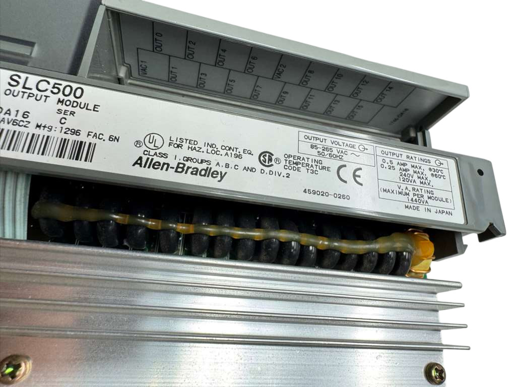Allen-Bradley 1746-OA16 Output Module Series C, SLC 500, 85-265VAC, 50/60Hz