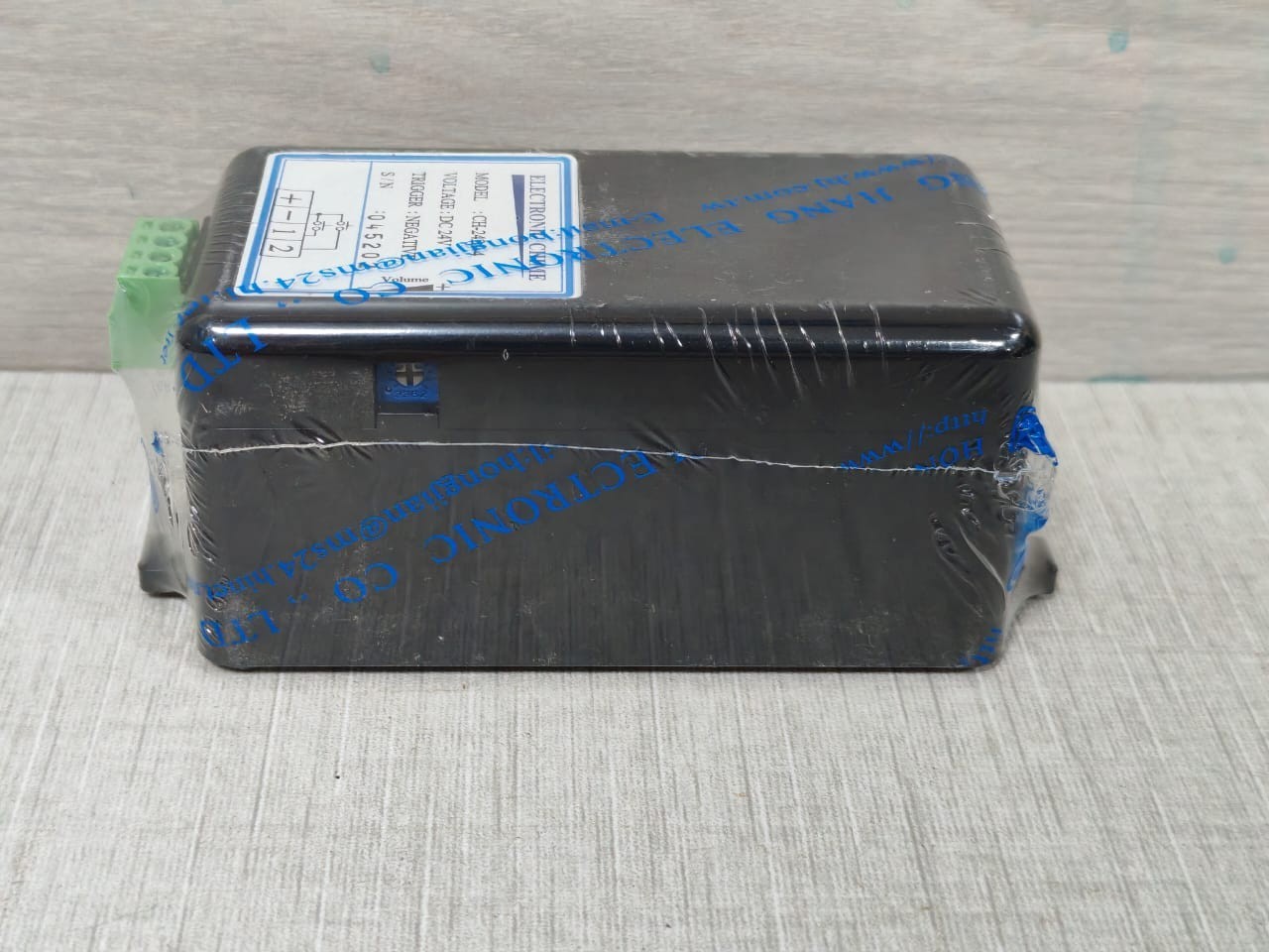 ELECTRONICS CHIME CH-2421-4 DC 24V NEW WITH FILTHY BOX Module