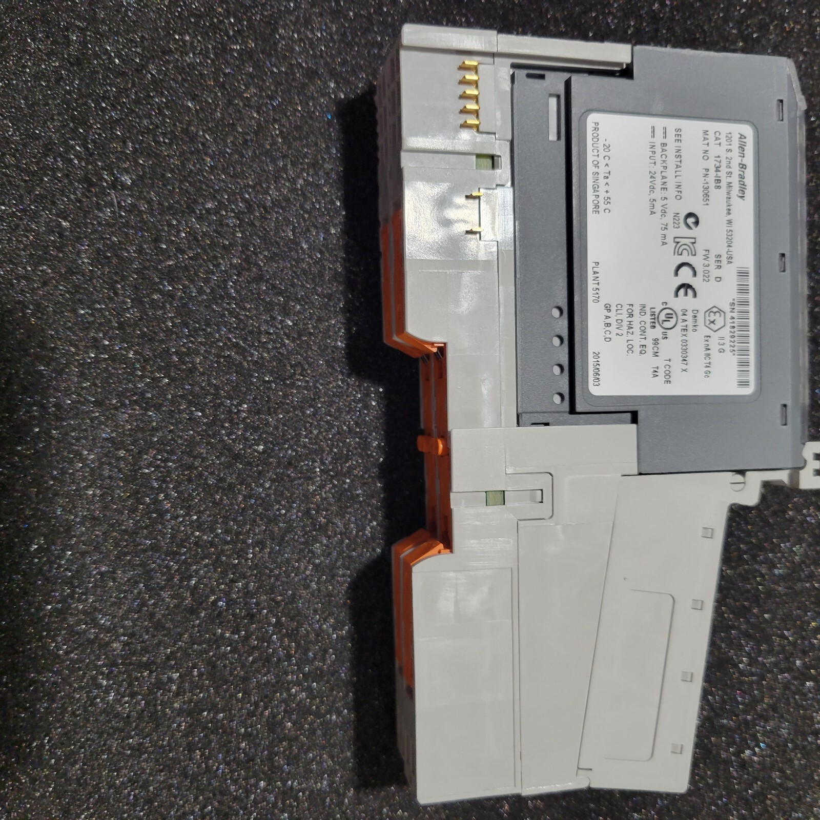 Allen-Bradley 1734-IB8 D POINT I/O 8 Point Digital Input Module + 1734-MB Module