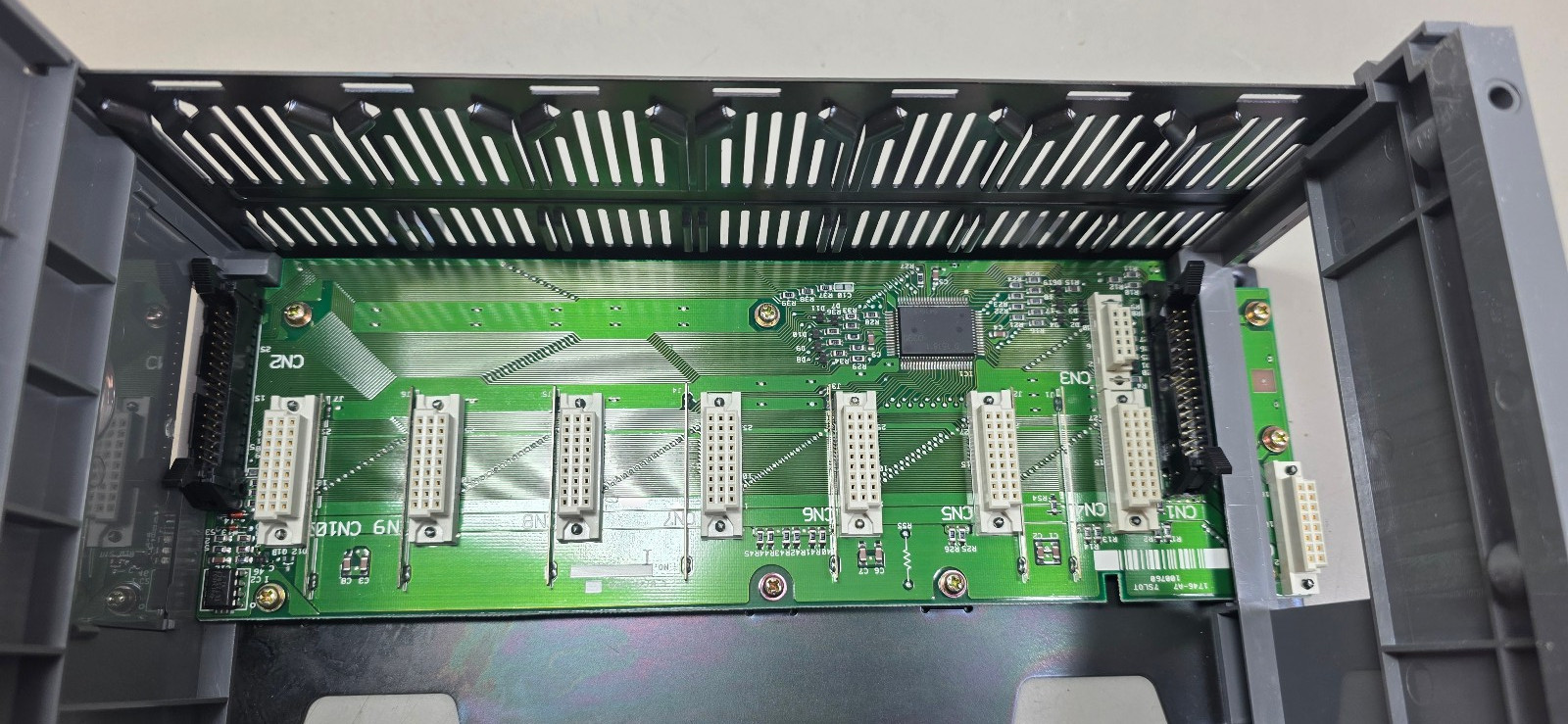 Allen Bradley 1746-A7 SLC500 7-slot chassis Rack, NWOP