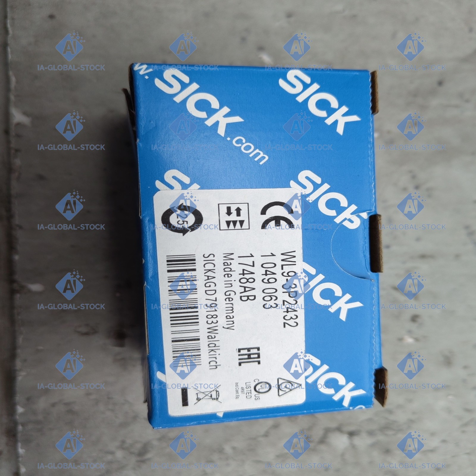 One unit New WL9-3P2432 Sick Local US STOCK Fast Shipping