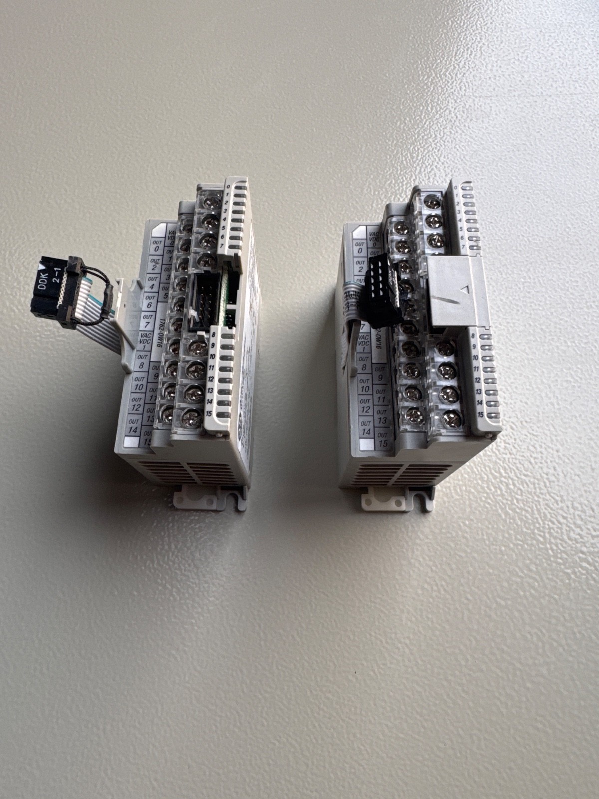 LOT OF 2PCs Allen Bradley 1762-OW16 Ser A Micrologix 16PT. VAC/VDC Relay Output