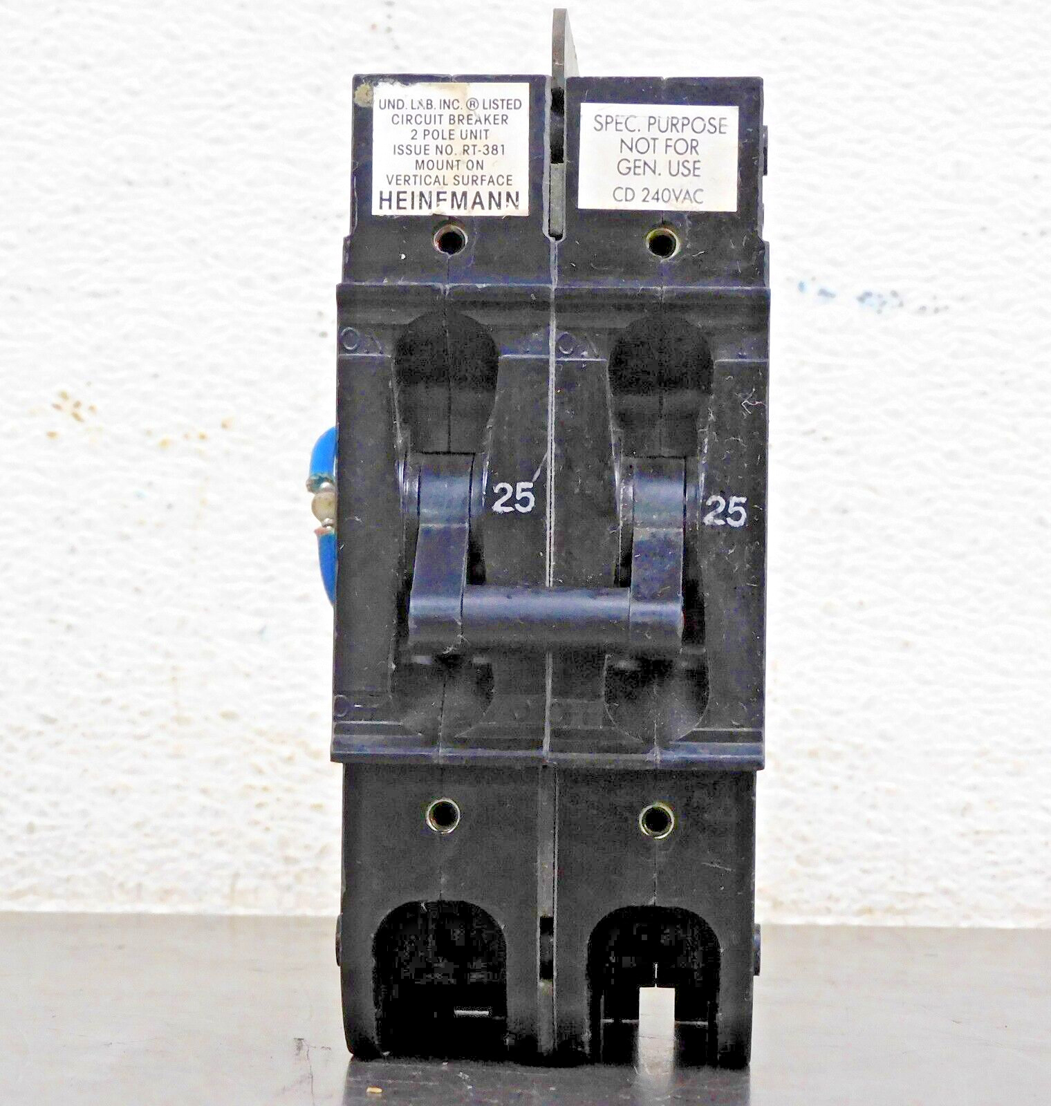 Heinemann CD2-Z521-16 2-Pole Circuit Breaker 240V AC 25 Amp 50/60 Hz