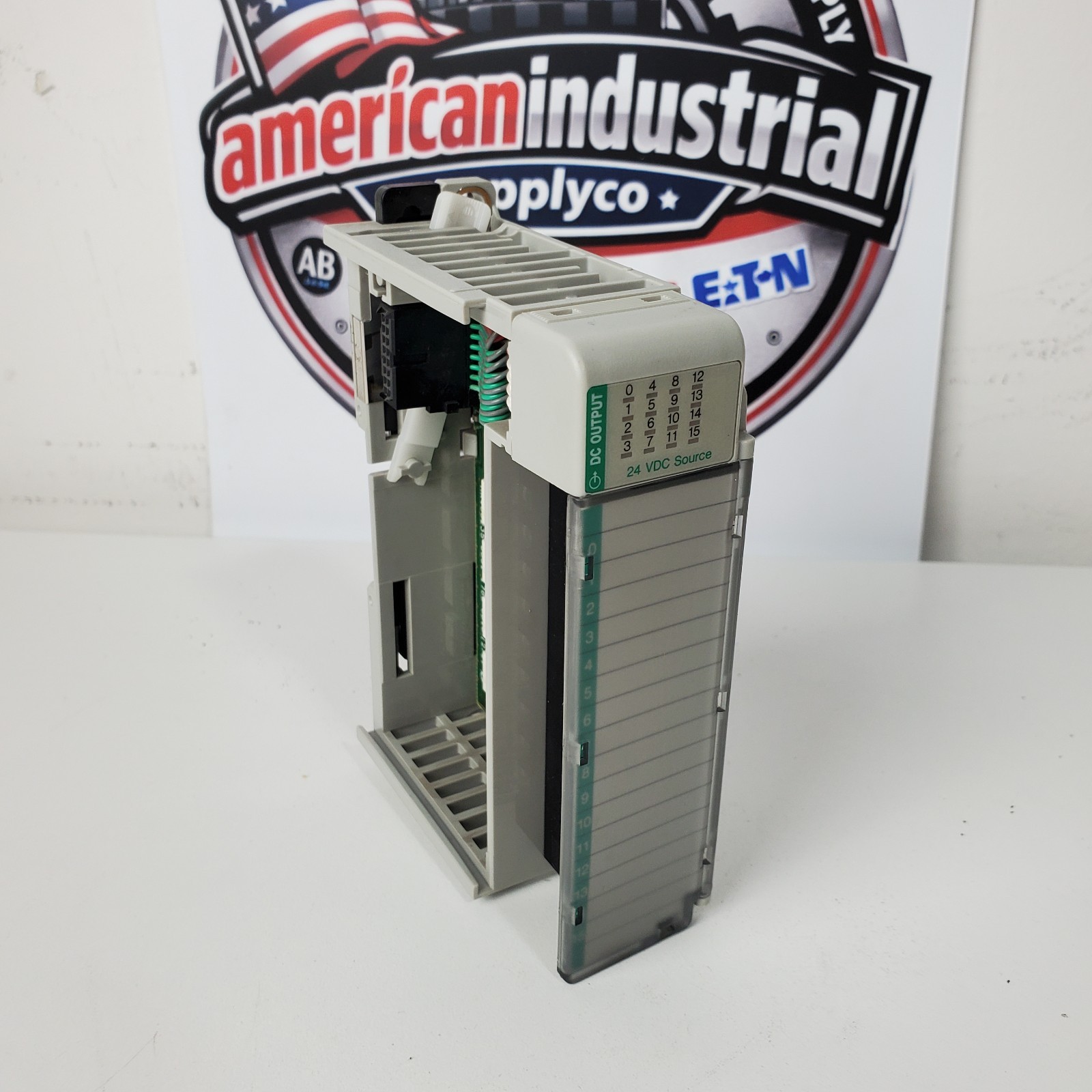 Allen-Bradley 1769-OB16 / B Sourcing Output Module Compact I/O PLC CompactLogix