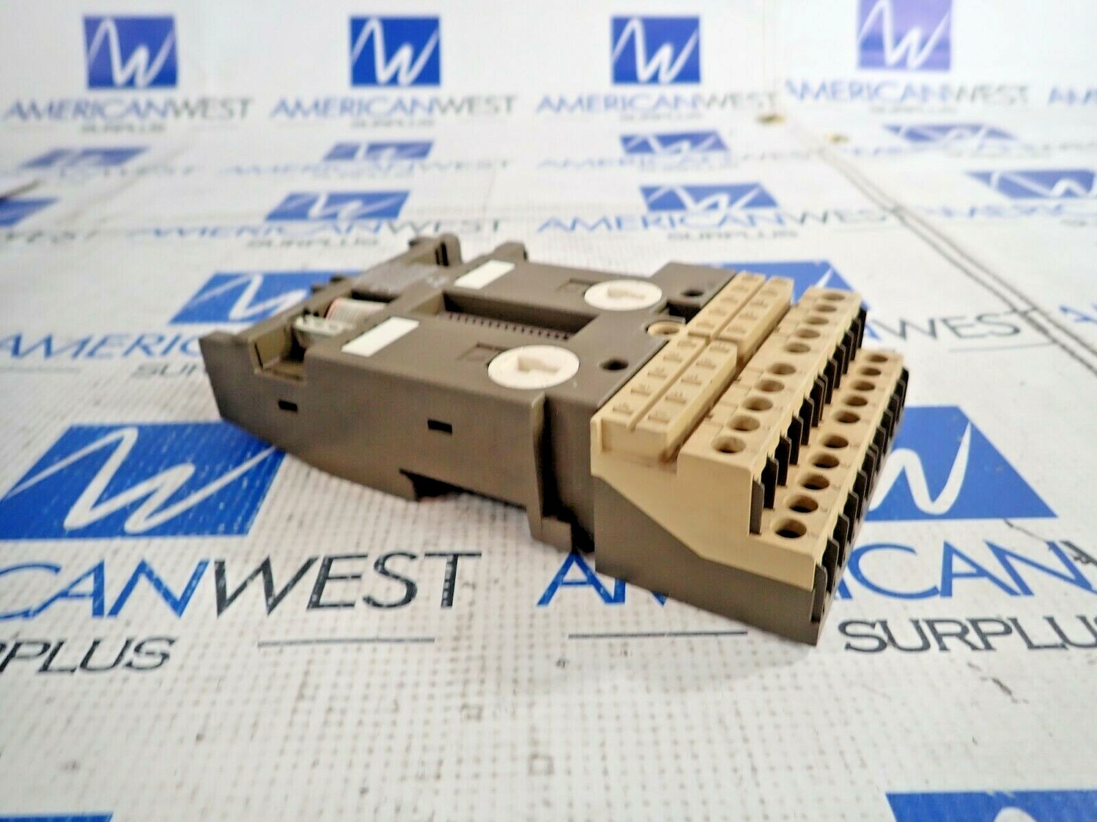 SIEMENS SIMATIC 6ES5700-8MA11BUS MODULE WITH TERMINAL BLOCK