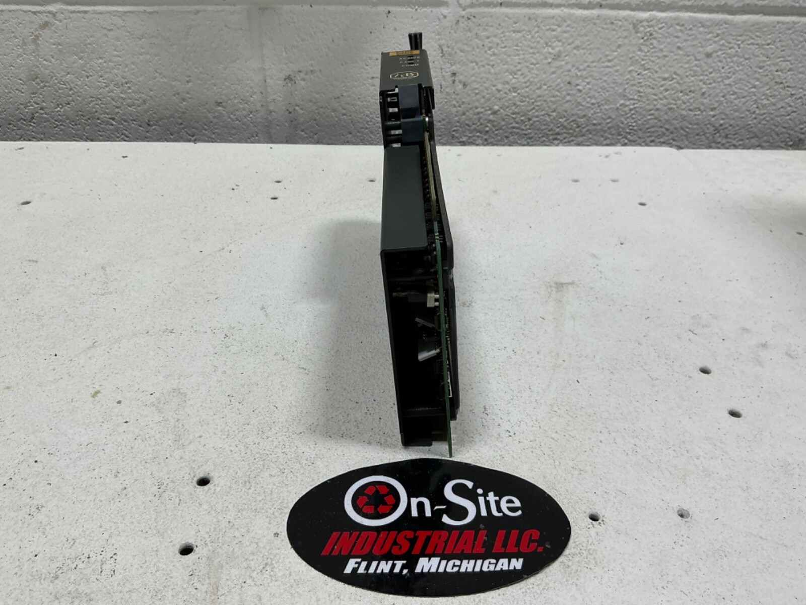 ALLEN-BRADLEY 1771-QDC SERIES C F/W REV A PLASTIC MOLDING MODULE