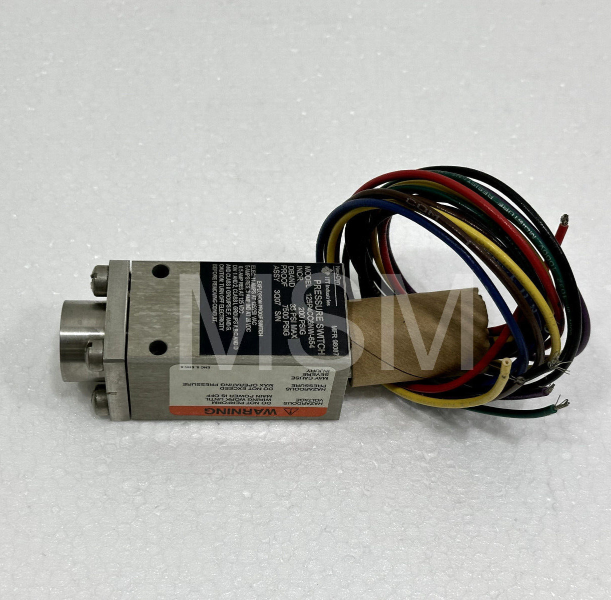ITT Industrise Adjustable Pressure Switch 125P4CC6NW-654 /200 PSIG