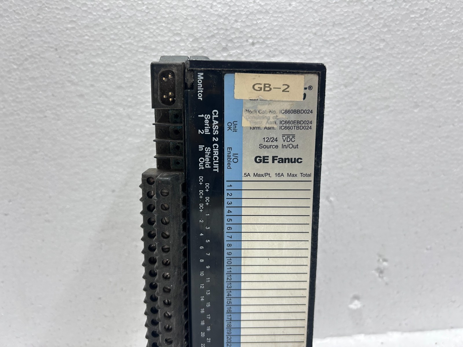 GE Fanuc IC660BBD024 Genius 12/24VDC Source Input / Output Module