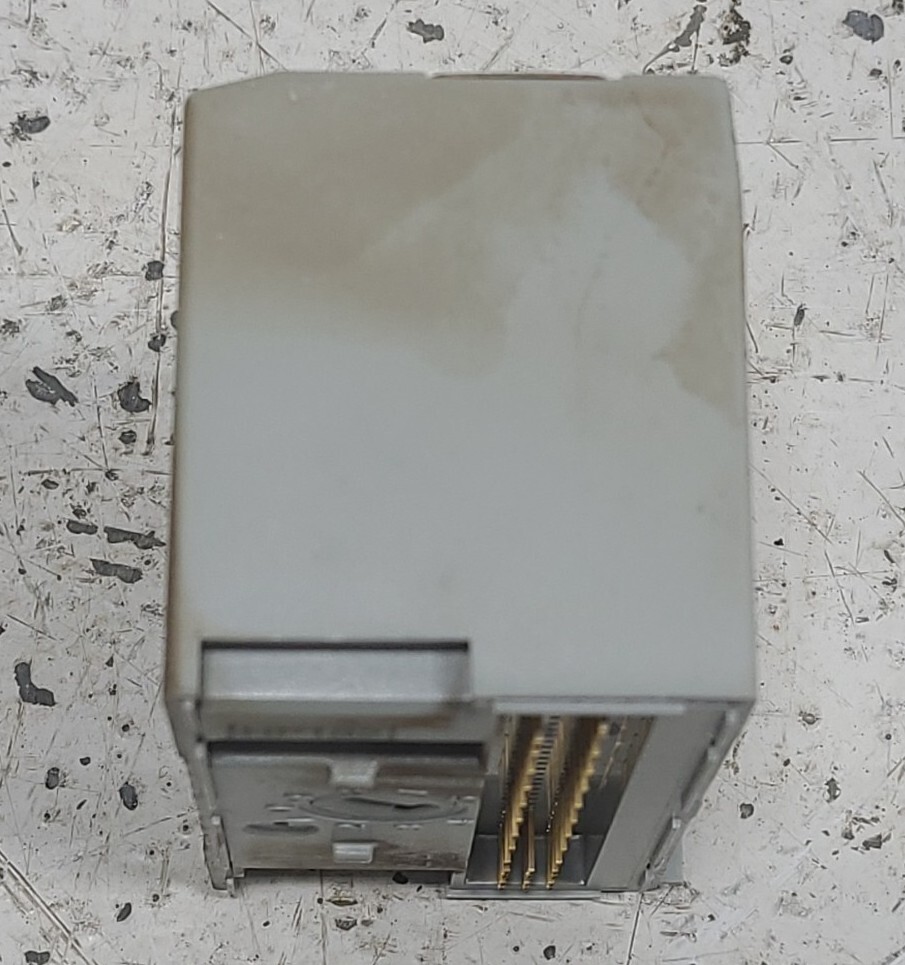 ALLEN-BRADLEY 1794-OW8 SER A REV B01 RELAY OUTPUT MODULE