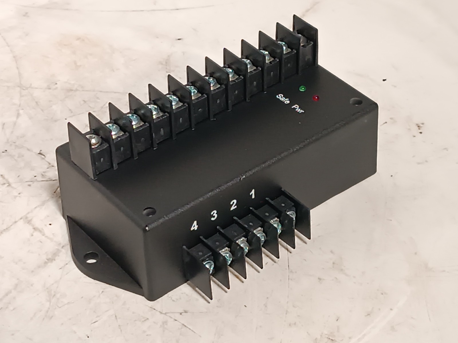Unbranded 10-Channel I/O Controller Module, Safe/Pwr LEDs, Screw Terminals