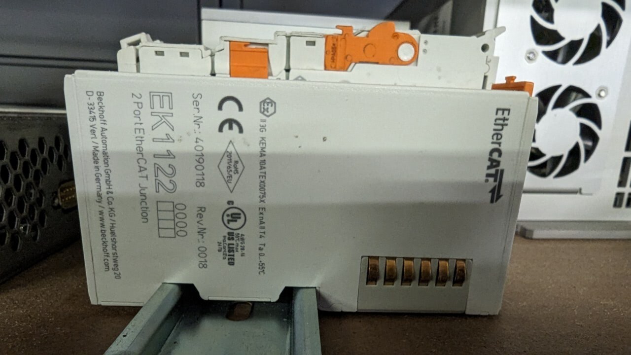 CX5140-0155 BECKHOFF plc controller 4GB Plus Beckhoff EK1122 And BECKHOFF ES2004